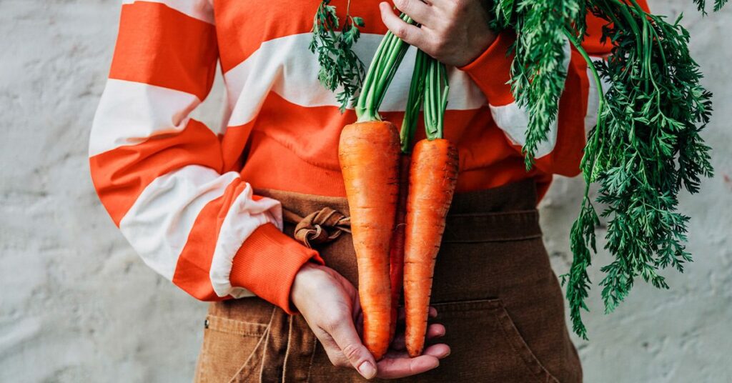 Eating more raw vegetables may help weight loss, reduce heart disease risk