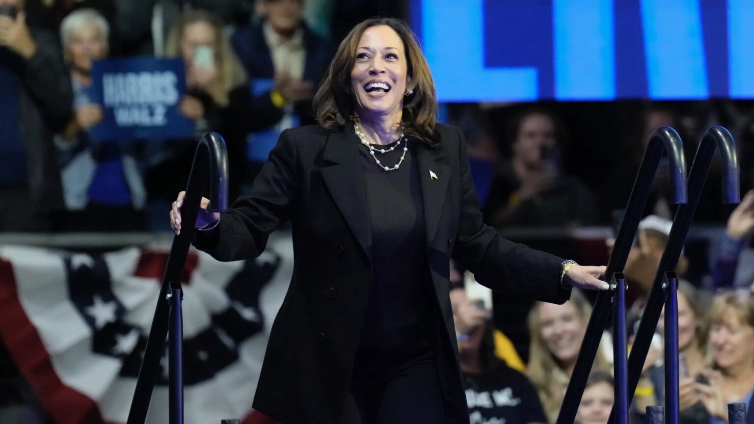 Harris mocks pro-life protesters ‘at the wrong rally’ hours before Catholic charity dinner snub