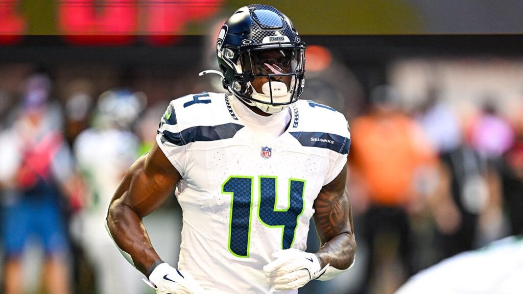 Seahawks star receiver DK Metcalf considered ‘week-to-week’ with Grade 1 MCL sprain: reports