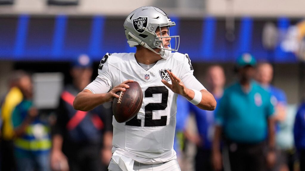 Raiders quarterback Aidan O’Connell out for next 4-6 weeks after fracturing thumb: reports