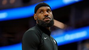 LeBron James calls out ‘lame’ Browns fans who booed Deshaun Watson following injury