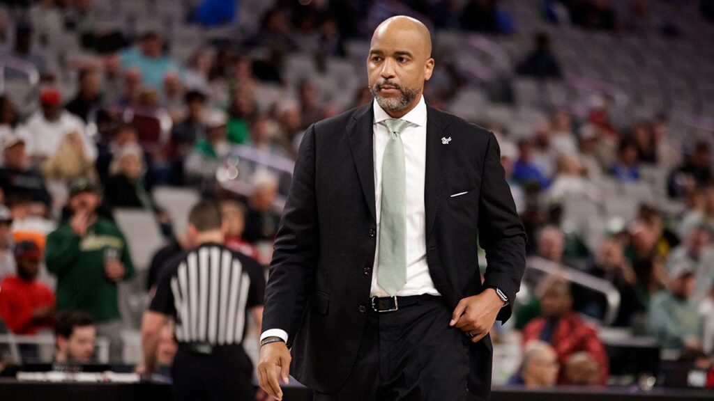 South Florida men’s basketball team mourns the loss of coach Amir Abdur-Rahim