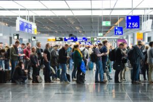 American Airlines cracks down against ‘gate lice’ as airport passengers skip lines amid boarding process