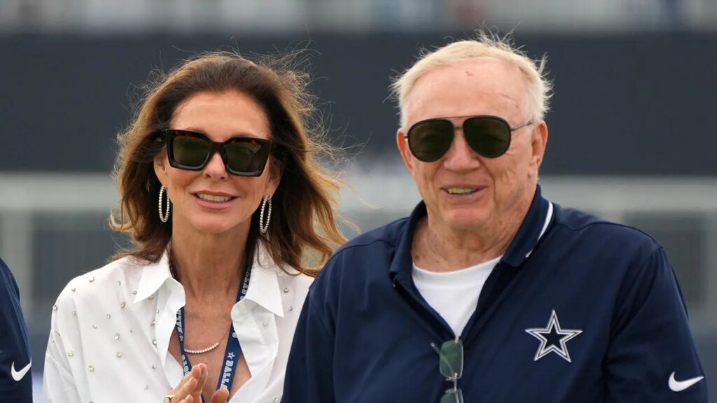 Jerry Jones’ kids involved in freak car accident outside stadium before game vs 49ers: report