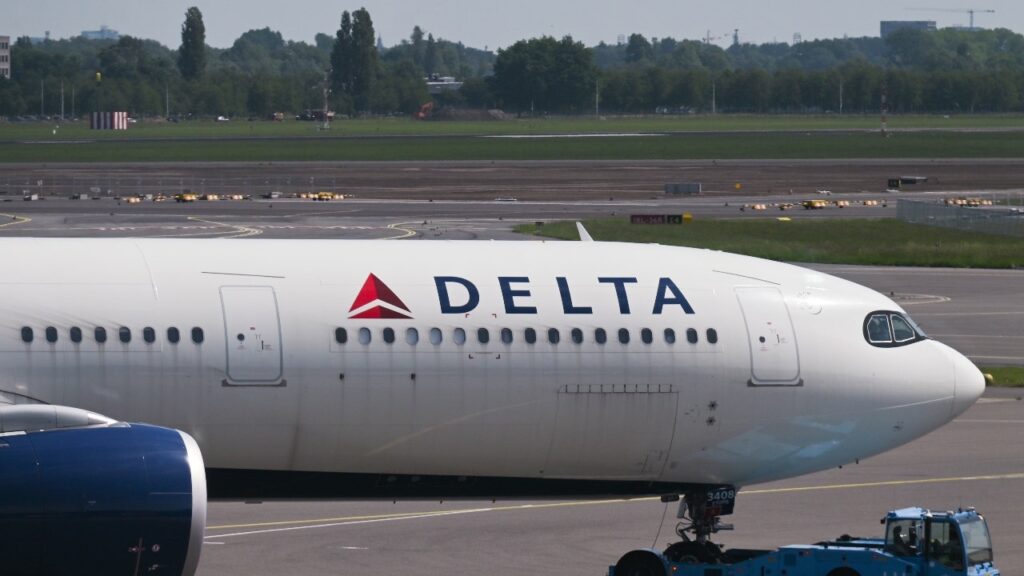 Delta Airlines plane aborts flight after engine seen smoking on Las Vegas runway