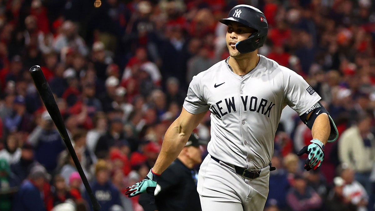 Stanton bat flip