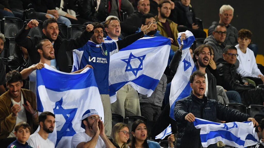 Israeli soccer fans targeted in wave of violence in Amsterdam