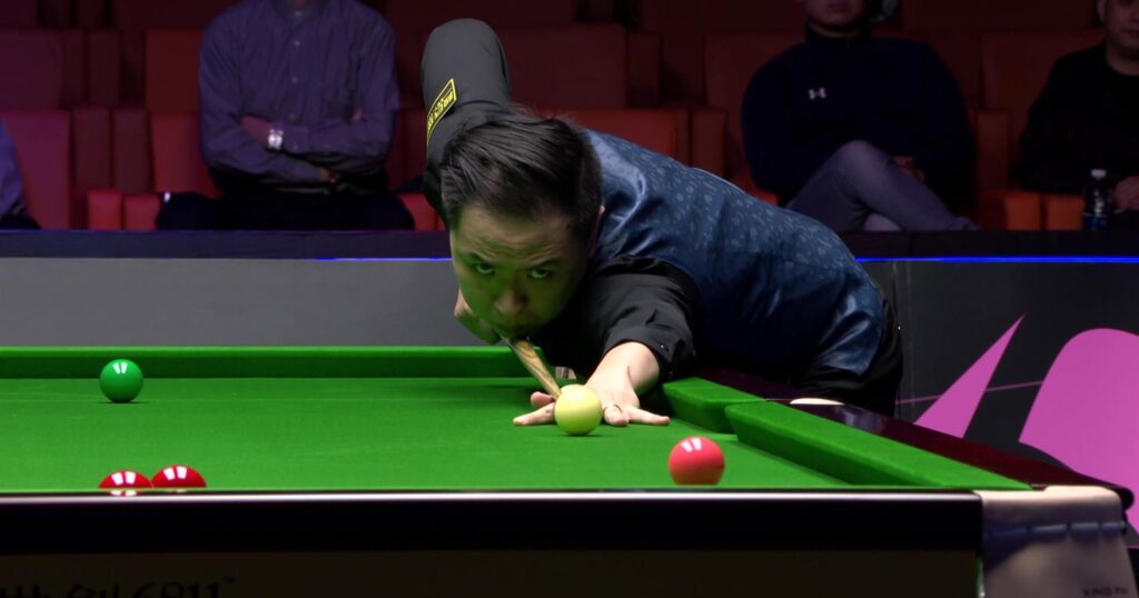 Xiao Guodong makes pot despite ‘orchestra of phones going off’ in crowd against Chris Wakelin – Snooker video