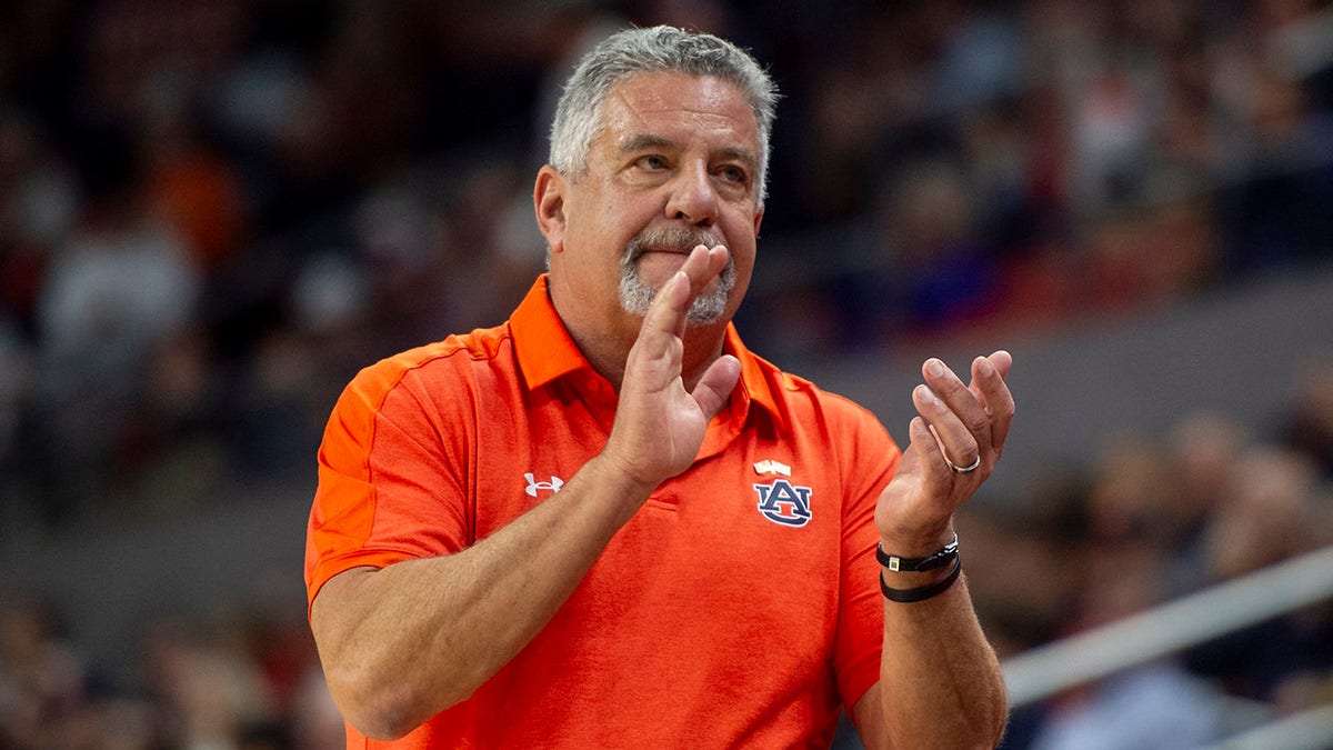 Bruce Pearl looks on