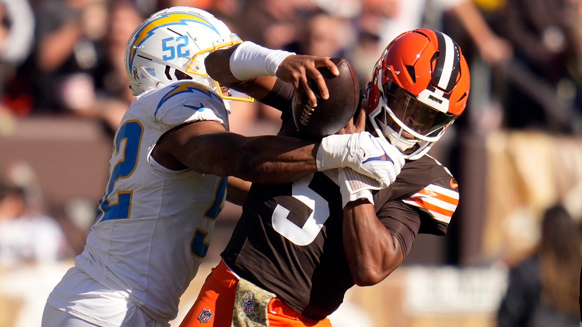 Khalil Mack sacks Jameis Winston