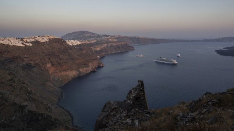 Santorini earthquakes: Is it safe to travel to the Greek island?