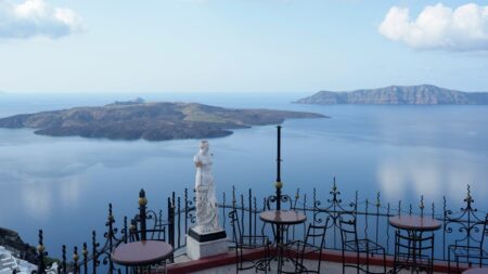 Emergency crews deployed on Santorini as earthquake swarm worries Greek experts