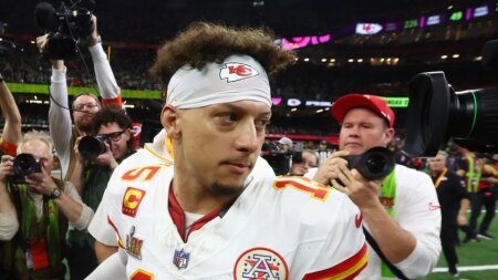 Chiefs’ Patrick Mahomes leaves out teammate while shaking hands during Super Bowl LIX loss