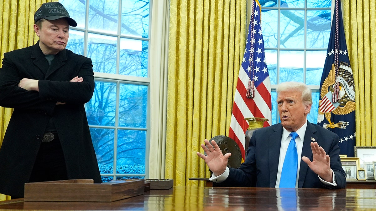 Musk and Trump in Oval Office