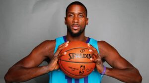 Ex-NBA star Michael Kidd-Gilchrist getting the word out about stuttering