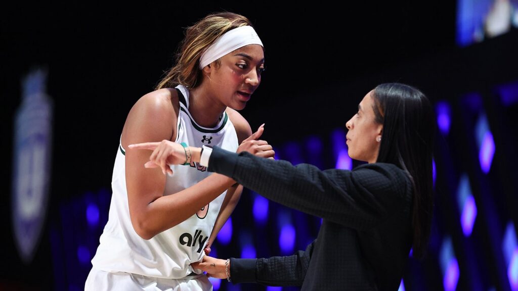 Angel Reese screams at coach after fouling out, then tells critics to ‘stay on that side’