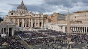 Daily evening prayers for Pope Francis to be held in St. Peter’s Square, Vatican says