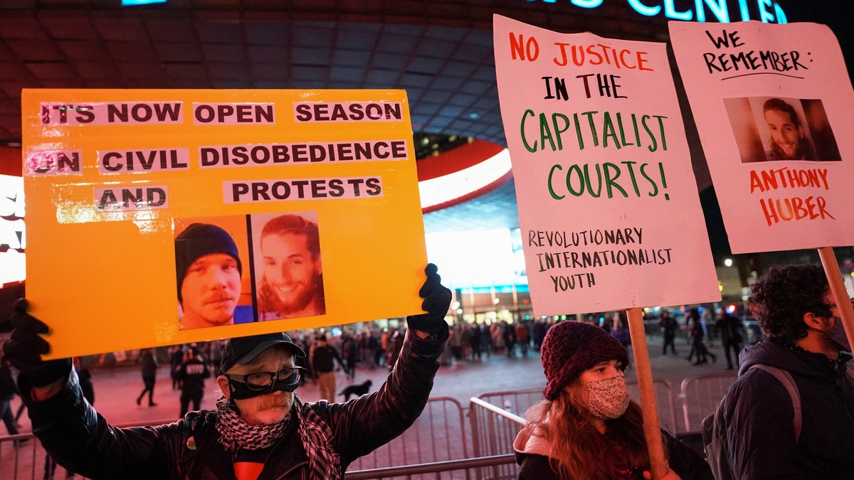 anti-Rittenhouse protesters