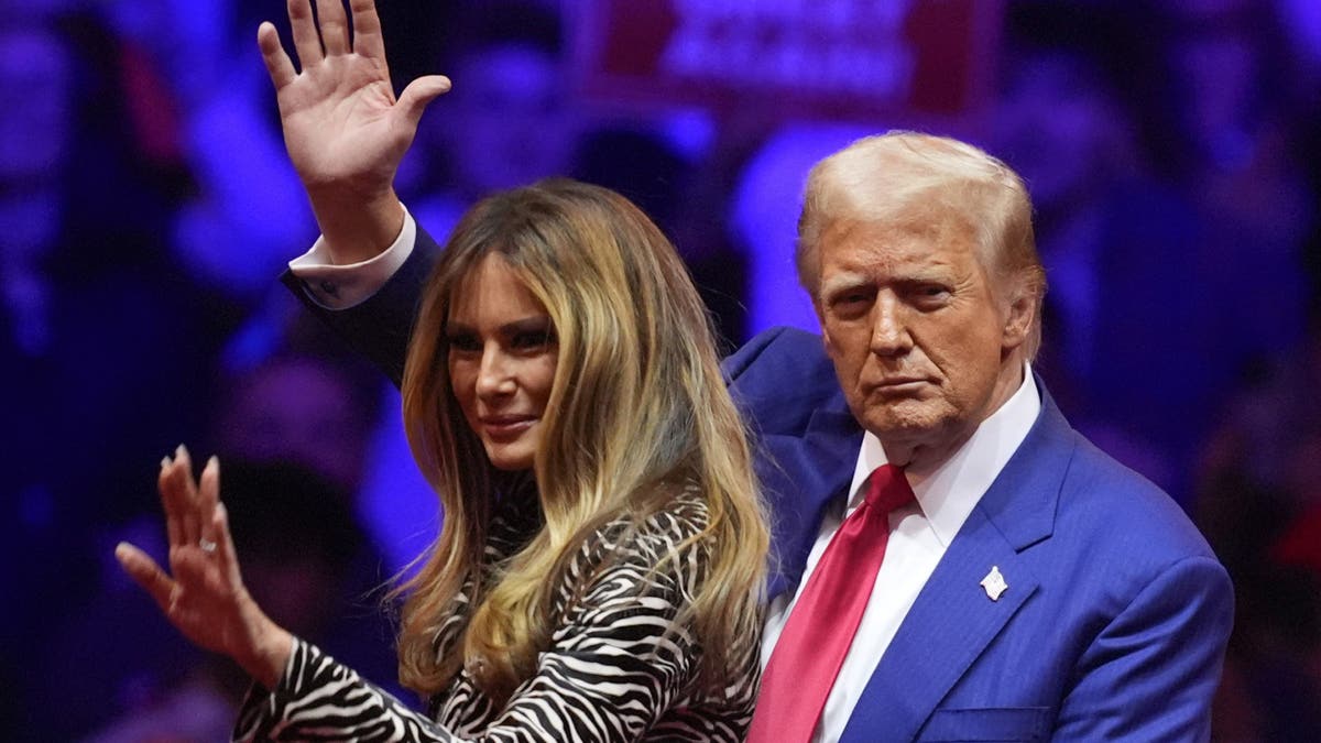 Trump and Melania wave to MSG crowd