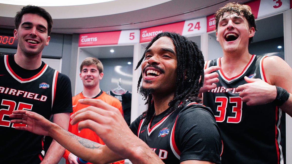 Deon Perry celebrates