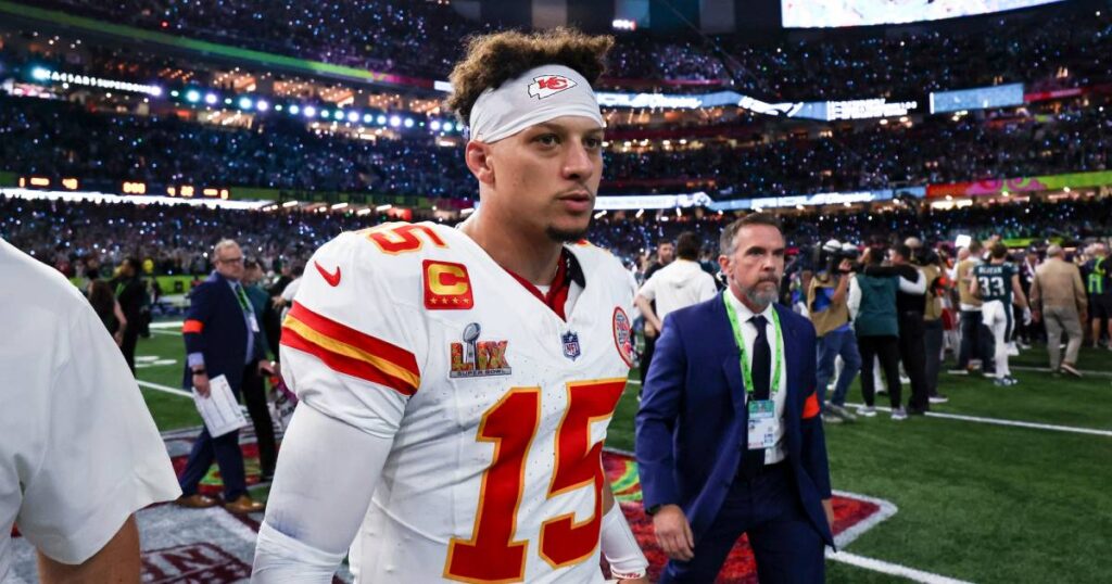 Patrick Mahomes Shares Heartbreaking Message After Chiefs’ Super Bowl Defeat: ‘I Let Y’all Down’