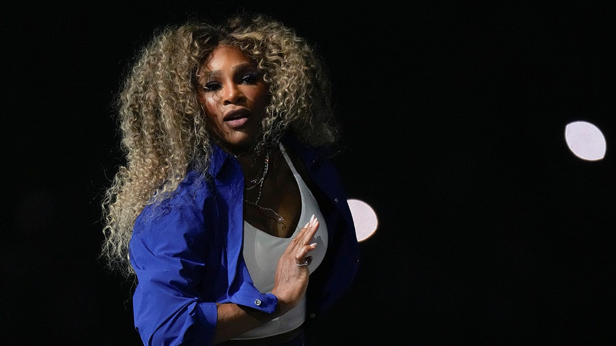 Serena Williams dances on stage