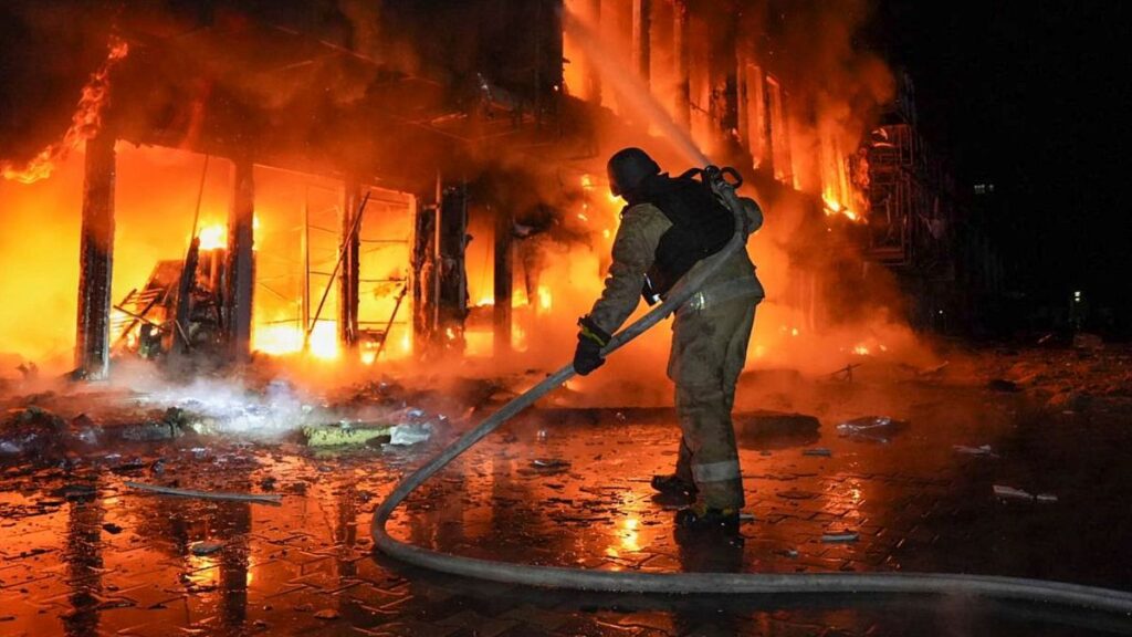 Video. Russian overnight strikes cause fires in Odesa and Zaporizhzhia