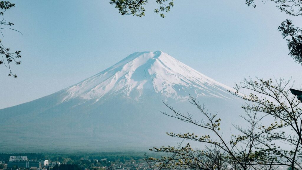 Mount Fuji hikers will have to pay €24 for all trails this summer