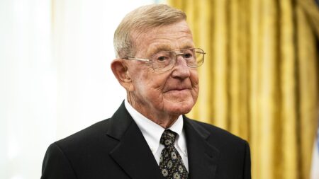 Lou Holtz praises Trump, Vance for their leadership after intense meeting with Zelenskyy