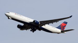 Man allegedly attacks passenger on Delta flight from Atlanta to LA: ‘Zero tolerance for unruly behavior’