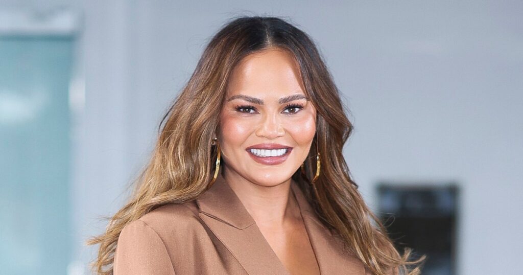 Chrissy Teigen Is ‘So Happy’ That She’s Been Vape-Free for 14 Days: ‘Beast’