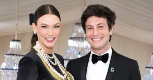 Karlie Kloss Is Pregnant, Expecting Baby No. 3 With Husband Joshua Kushner