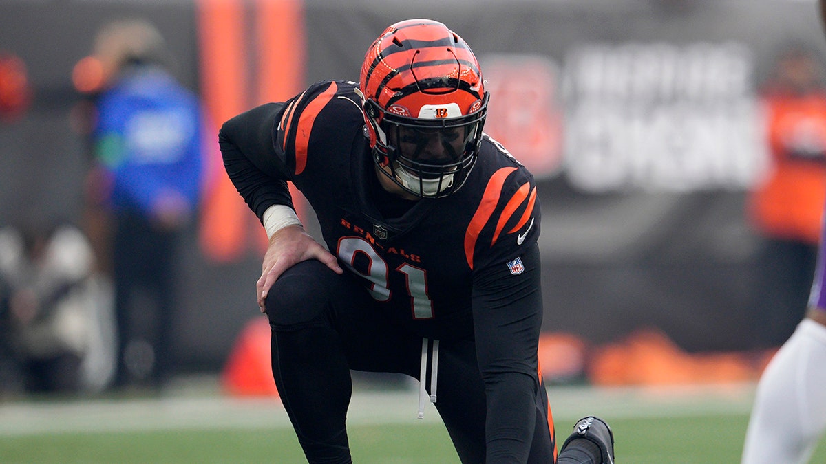 Trey Hendrickson prepares for a snap