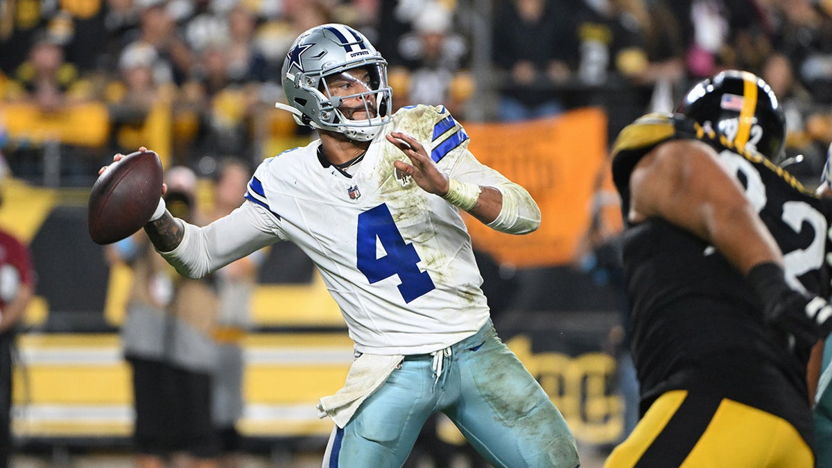 Dak Prescott fires the ball