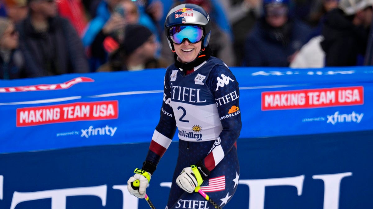 Lindsey Vonn finishes up