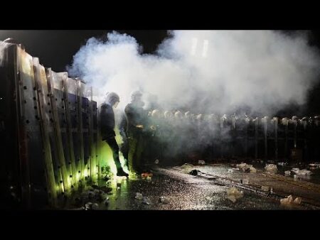 Thousands of anti-government protesters continue demostrations in Istanbul over mayor’s arrest