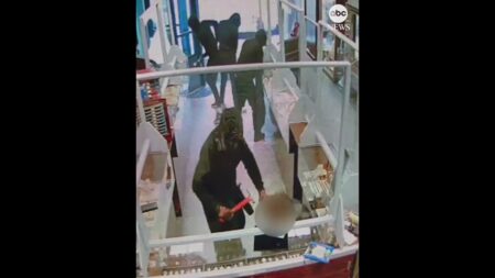 Two men charged in theft of .7 million in jewelry