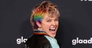 Read JoJo Siwa’s Most Honest Quotes About Her Sexuality and Coming Out Journey