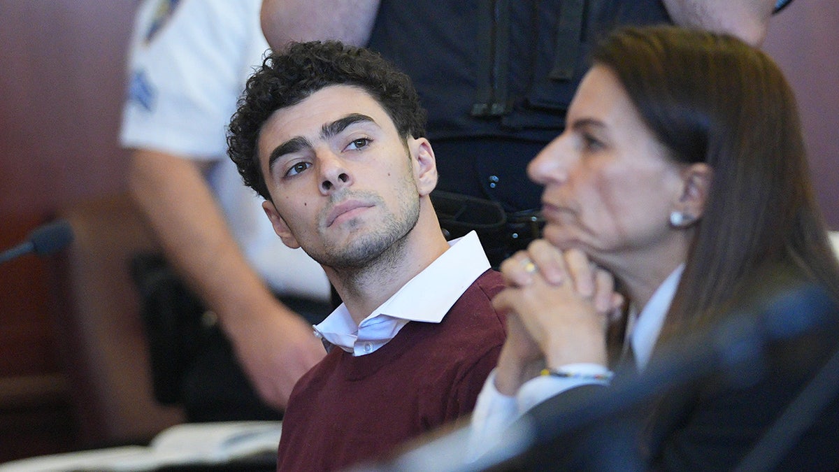 Luigi Mangione appears in Manhattan Supreme Court in New York City