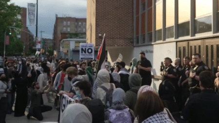 Anti-Israel mob overruns another college campus and more top headlines