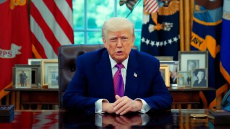 Trump signs EO offering illegal migrants ‘exit bonus’ in first-ever self-deportation program