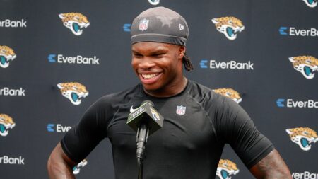 Unsuspecting mother flattered by ‘nicest young man’ Travis Hunter on flight: ‘I want his jersey’