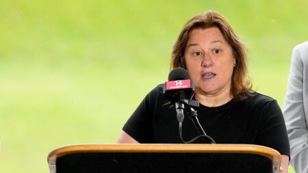 Pete Rose’s daughter discusses meeting with Rob Manfred, reaction to finding out dad’s ban had been lifted