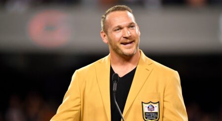 Bears legend Brian Urlacher shares stance on trans athletes in girls’ sports as issue rocks Illinois