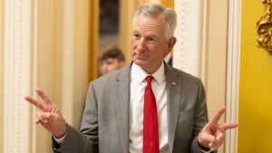 Trump ally announces record-shattering fundraising haul in bid for Alabama governor