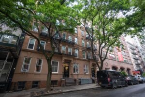 Unhinged  doomsdayer terrorizing  Gramercy Park  apartment building