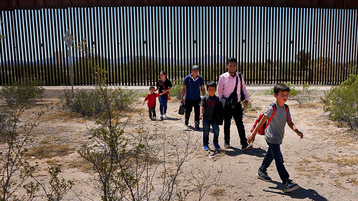 Guatemalan family at border