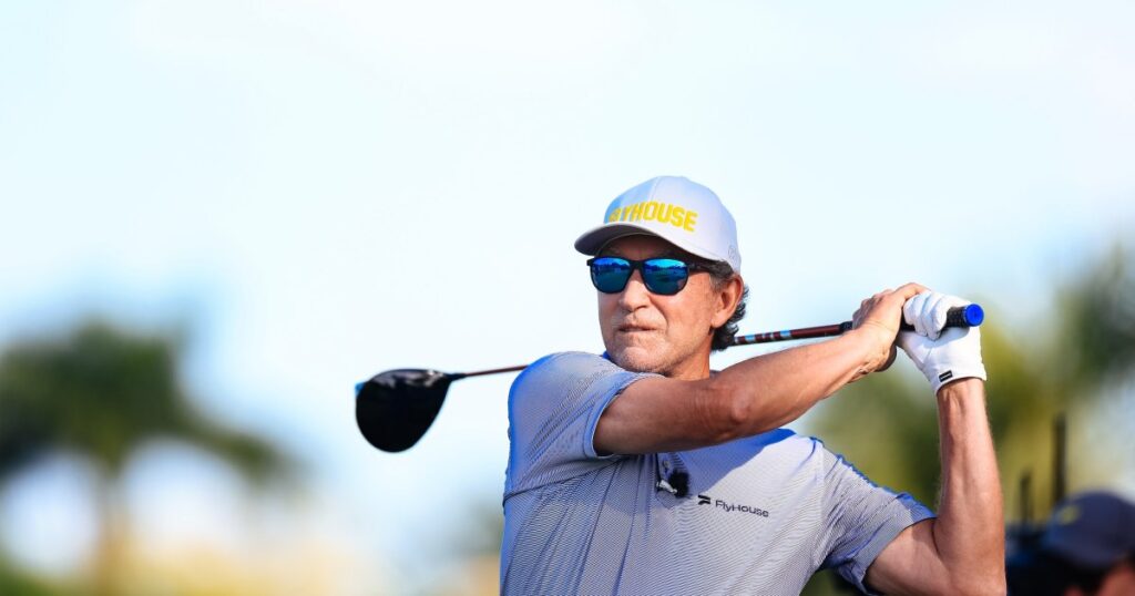 Hockey Legend Wayne Gretzky Finally Explains Infamous Barefoot Golf Photo With Travis Kelce