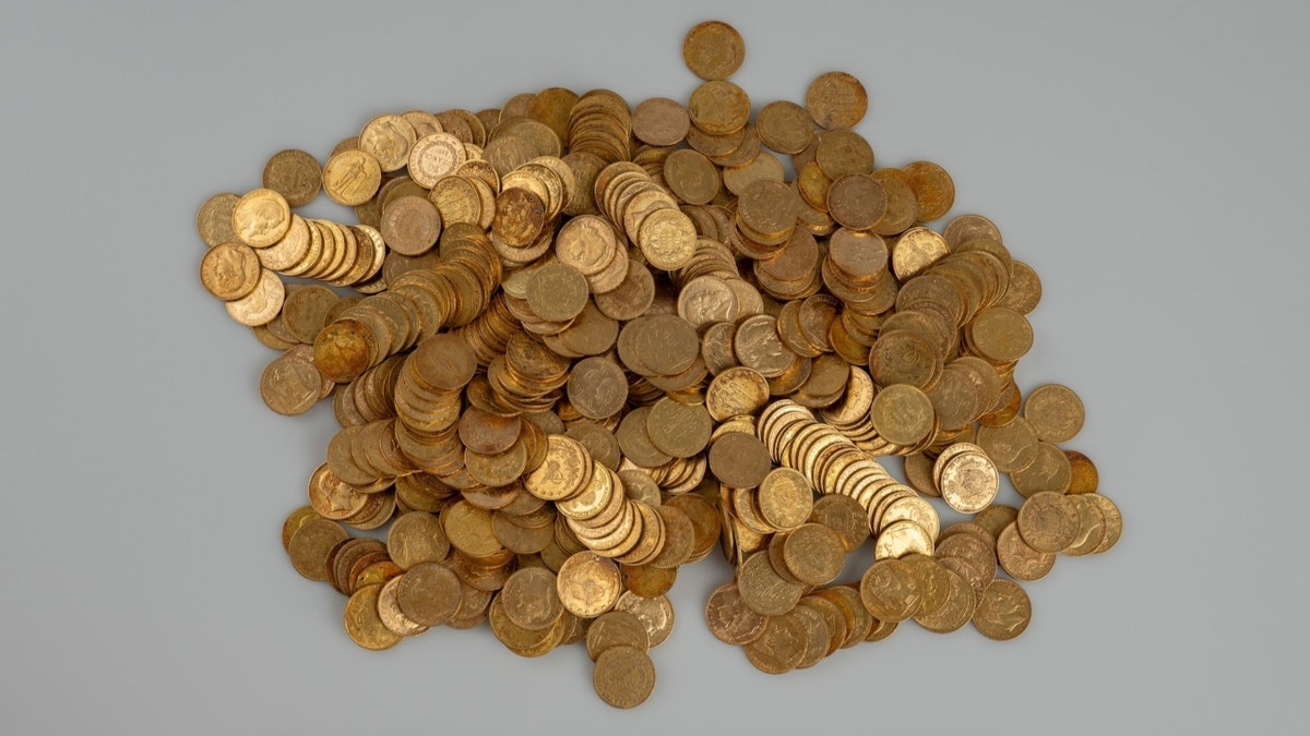 Hundreds of gold coins