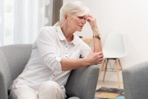 Dear Abby: My sister may have dementia — should I take her keys?
